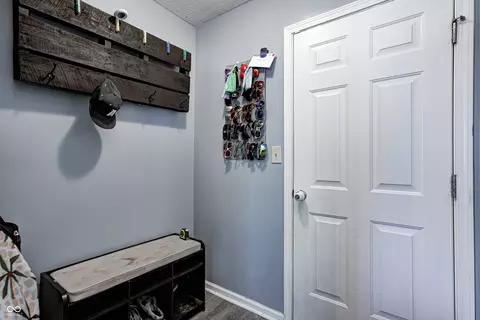 Entry Way - 8554 Redditch Dr, Avon, IN 46123 photo 1 of 1