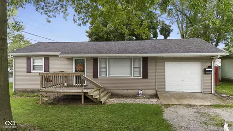 296 S 1st St, Austin, IN 47102