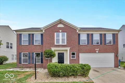 13763 Meadow Lake Dr, Fishers, IN 46038