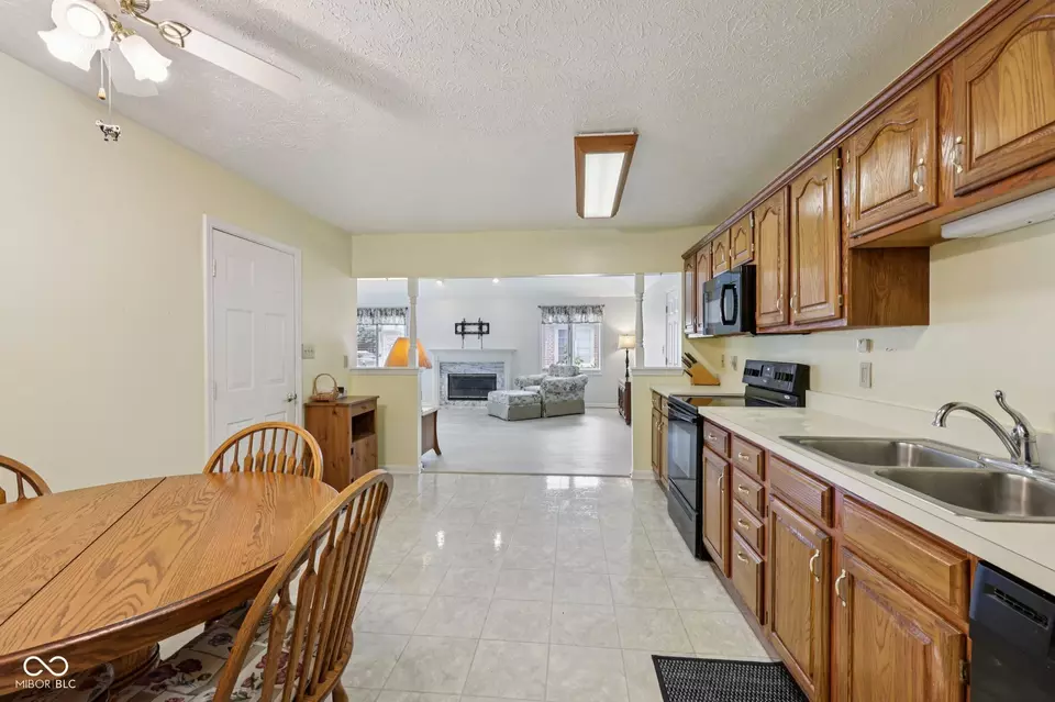 Kitchen - 251 Andrews Blvd, Plainfield, IN 46168 photo 3 of 5