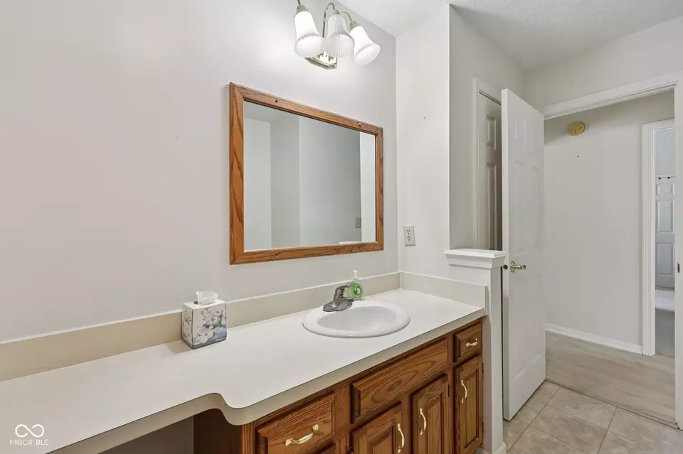 Bath - 251 Andrews Blvd, Plainfield, IN 46168 photo 3 of 3