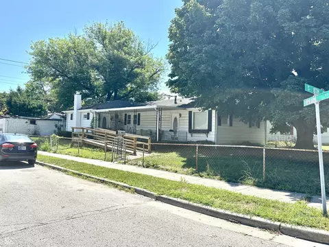 1008 S 8th St, Noblesville, IN 46060