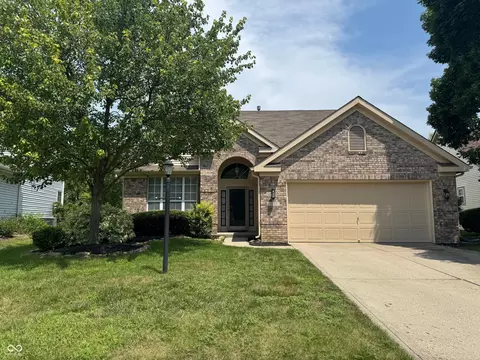 10311 Lakeland Dr, Fishers, IN 46037