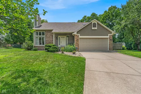 7202 Old Oak Trl, Indianapolis, IN 46236