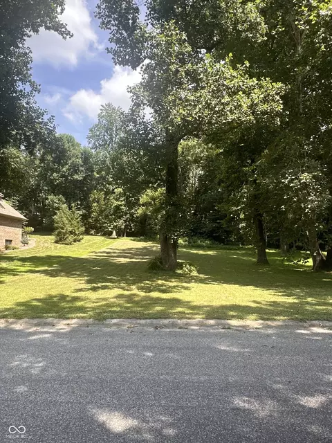207 River Dr, Bloomfield, IN 47424