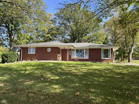 2800 Meadowbrook Dr, New Castle, IN 47362