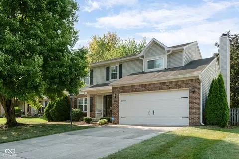 6294 Valleyview Dr, Fishers, IN 46038