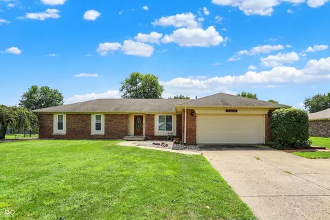 5271 Pattie Ct, Greenwood, IN 46143