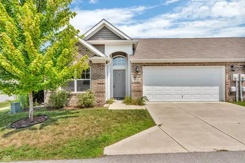 1041 Mount Olive Rd, Whiteland, IN 46184