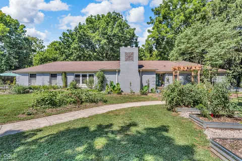 708 Ravenwood Dr, Greencastle, IN 46135