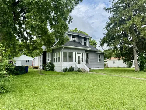 2407 E 16th St, Muncie, IN 47302