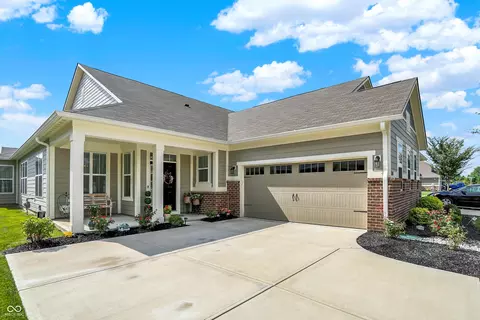 15737 Harvester Cir E, Noblesville, IN 46060