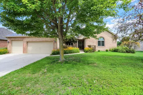 5176 Brooks Bnd, Greenwood, IN 46143