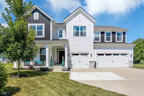 10768 Boulder Ridge Dr, Brownsburg, IN 46112