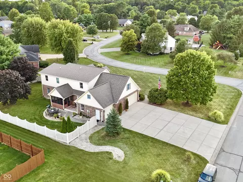 3669 N Kelly Dr, Greenfield, IN 46140
