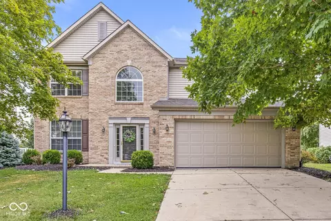 5931 Sandalwood Dr, Carmel, IN 46033