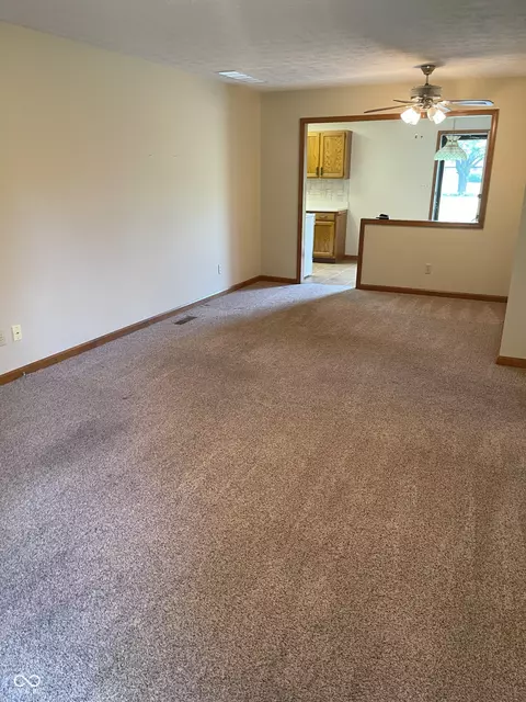 Living - 541 Eagle Crest Dr, Brownsburg, IN 46112 photo 1 of 1
