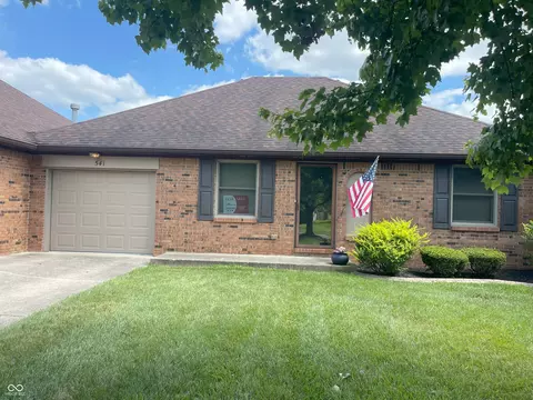 Exterior - 541 Eagle Crest Dr, Brownsburg, IN 46112 photo 2 of 4
