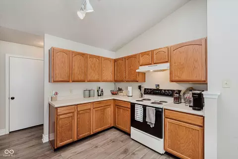 Kitchen - 8180 S Lodge Ln, Pendleton, IN 46064 photo 6 of 6