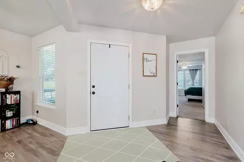 Entry Way - 8180 S Lodge Ln, Pendleton, IN 46064 photo 1 of 2