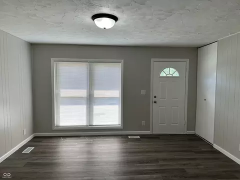 Living - 3965 Alsace Pl, Indianapolis, IN 46226 photo 1 of 2