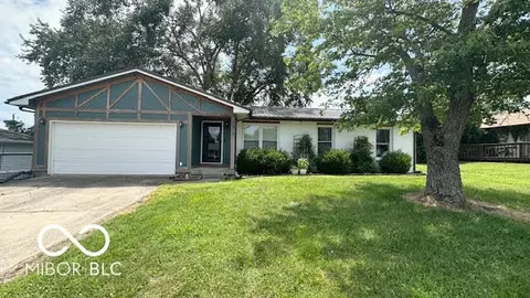 1313 Brookside Dr, Columbus, IN 47201