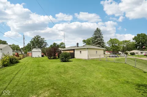 Exterior - 2101 E Grace Ct, Muncie, IN 47302 photo 9 of 13