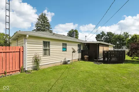Exterior - 2101 E Grace Ct, Muncie, IN 47302 photo 11 of 13
