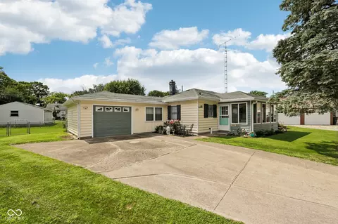 Exterior - 2101 E Grace Ct, Muncie, IN 47302 photo 1 of 13