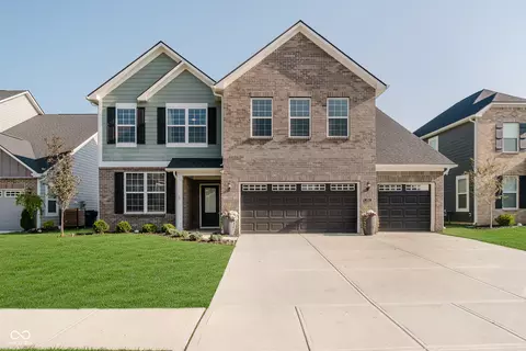 6944 Oakcrest Dr, Mccordsville, IN 46055