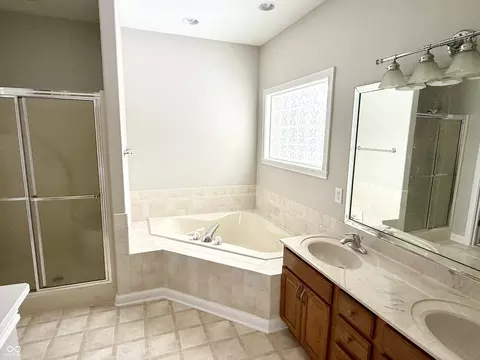 Bath - 1238 Passage Way, Plainfield, IN 46168 photo 2 of 3