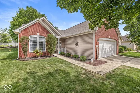 8909 N White Tail Trl, Mccordsville, IN 46055