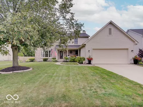 4869 Ashbrook Dr, Noblesville, IN 46062
