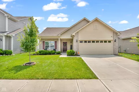 911 Cass Dr, Franklin, IN 46131