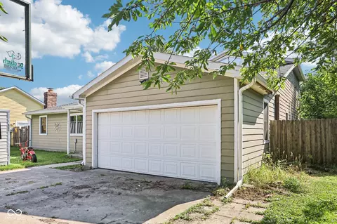1089 Shoreline Dr, Cicero, IN 46034
