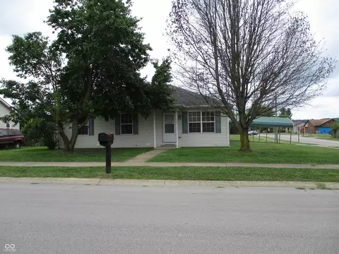 1345 Sassafras Ct, Martinsville, IN 46151