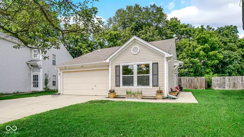 4447 E Connaught Dr, Plainfield, IN 46168