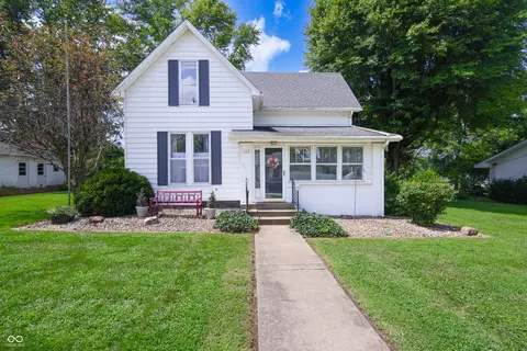 102 Center St, Elizabethtown, IN 47232