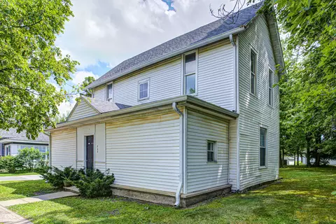 908 S 8th St, Noblesville, IN 46060