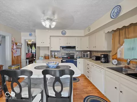 Kitchen - 6982 E Michigan Rd, Waldron, IN 46182 photo 1 of 5