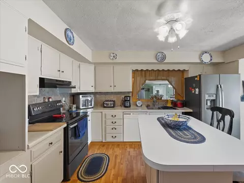 Kitchen - 6982 E Michigan Rd, Waldron, IN 46182 photo 2 of 5