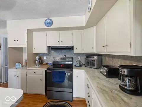 Kitchen - 6982 E Michigan Rd, Waldron, IN 46182 photo 3 of 5
