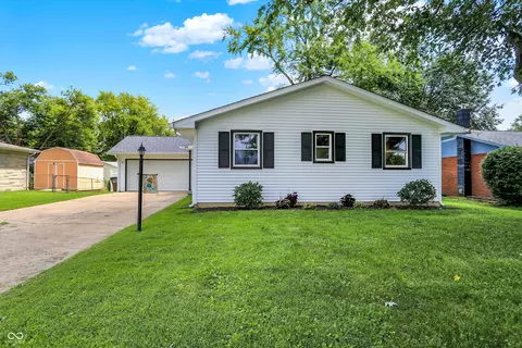 2011 Timbercrest Dr, Columbus, IN 47203