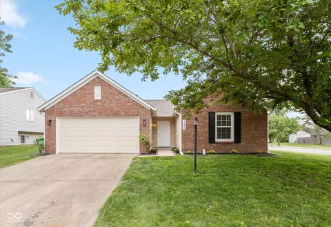 7399 Glendale Dr, Avon, IN 46123