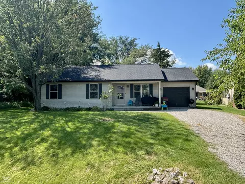 99 Lincoln Hills Dr, Coatesville, IN 46121