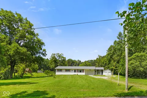 4668 Yellowwood Lake Rd, Nashville, IN 47448