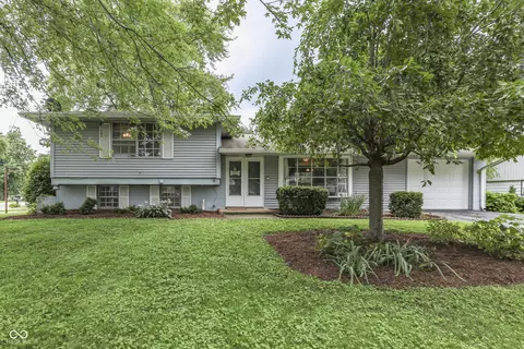 1110 Barefoot Trl, Greenwood, IN 46142