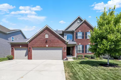 6216 Eagle Lake Dr, Zionsville, IN 46077