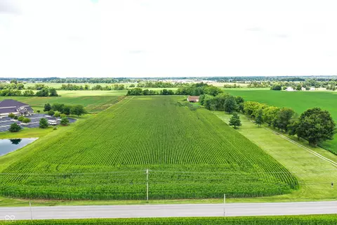 600 West St, Whiteland, IN 46184
