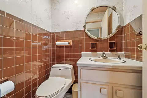 Bath - 16632 Oak Rd, Westfield, IN 46074 photo 1 of 4
